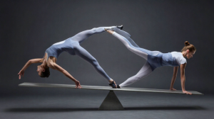 較勁同盟：「七殺星」坐守「兄弟宮」柔剛之術